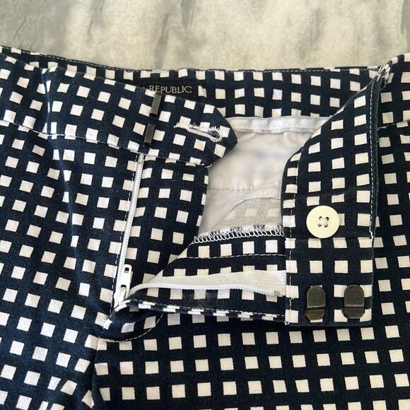 Banana Republic Navy Blue & White Check Shorts Ryan Fit Size 4 - Picture 3 of 9